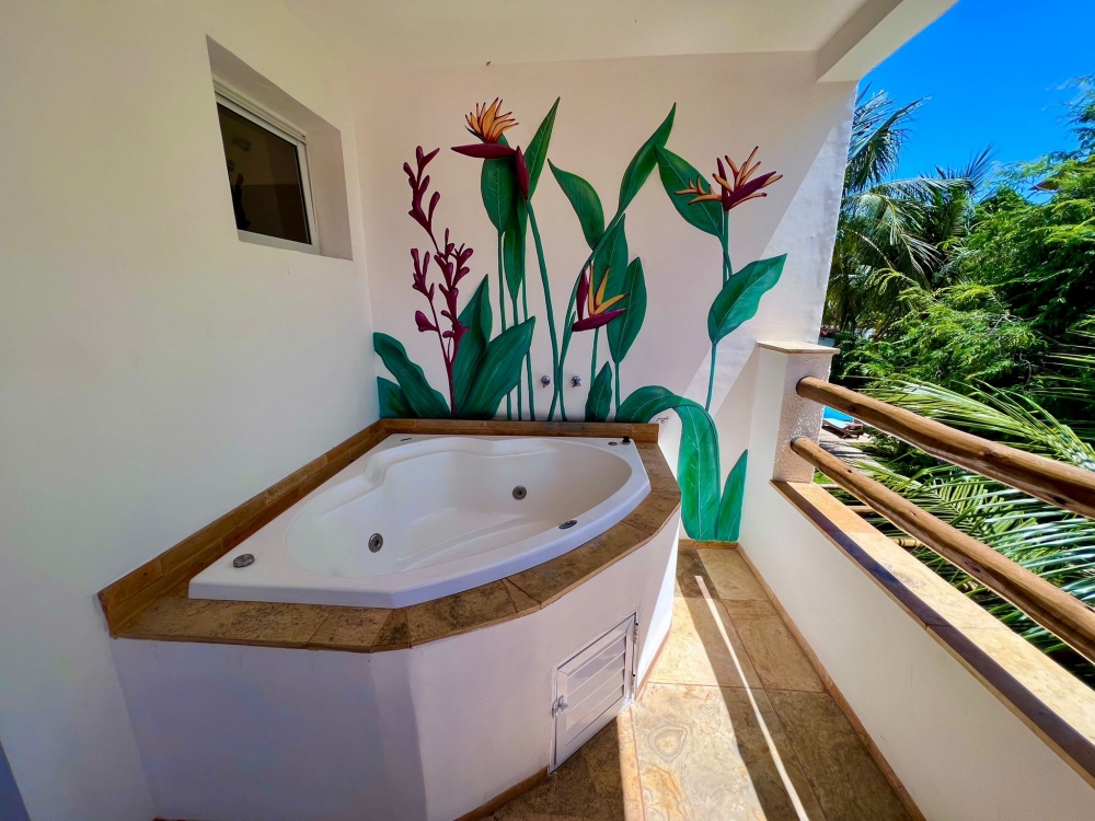 Brinco de Princesa LINHA DE CANTO Aproveitamento dos cantos, ótimo espaço interno e três posições.

Os cascos de nossas banheiras, spas e ofurôs são fabricados em fibra de vidro com resina e acabamento em gel naval, onde, possui resistência a raios UV, produtos químicos e manchas, facilita a limpeza e a manutenção.
