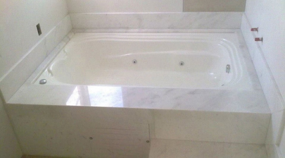 Violeta Dupla LINHA RETANGULAR Banheira dupla com design italiano de fino acabamento, propícia o relaxamento tão desejável.

Os cascos de nossas banheiras, spas e ofurôs são fabricados em fibra de vidro com resina e acabamento em gel naval, onde, possui resistência a raios UV, produtos químicos e manchas, facilita a limpeza e a manutenção.
